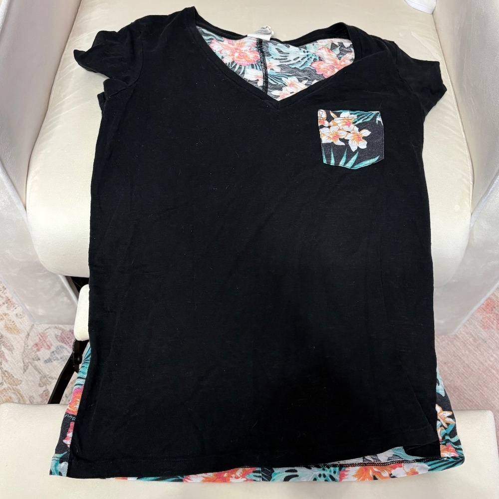 Victoria secret Pink - Hawaiian T-shirt. V neck , size small